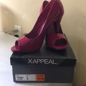 Ladies size 9 fuchsia X.Appeal heels
